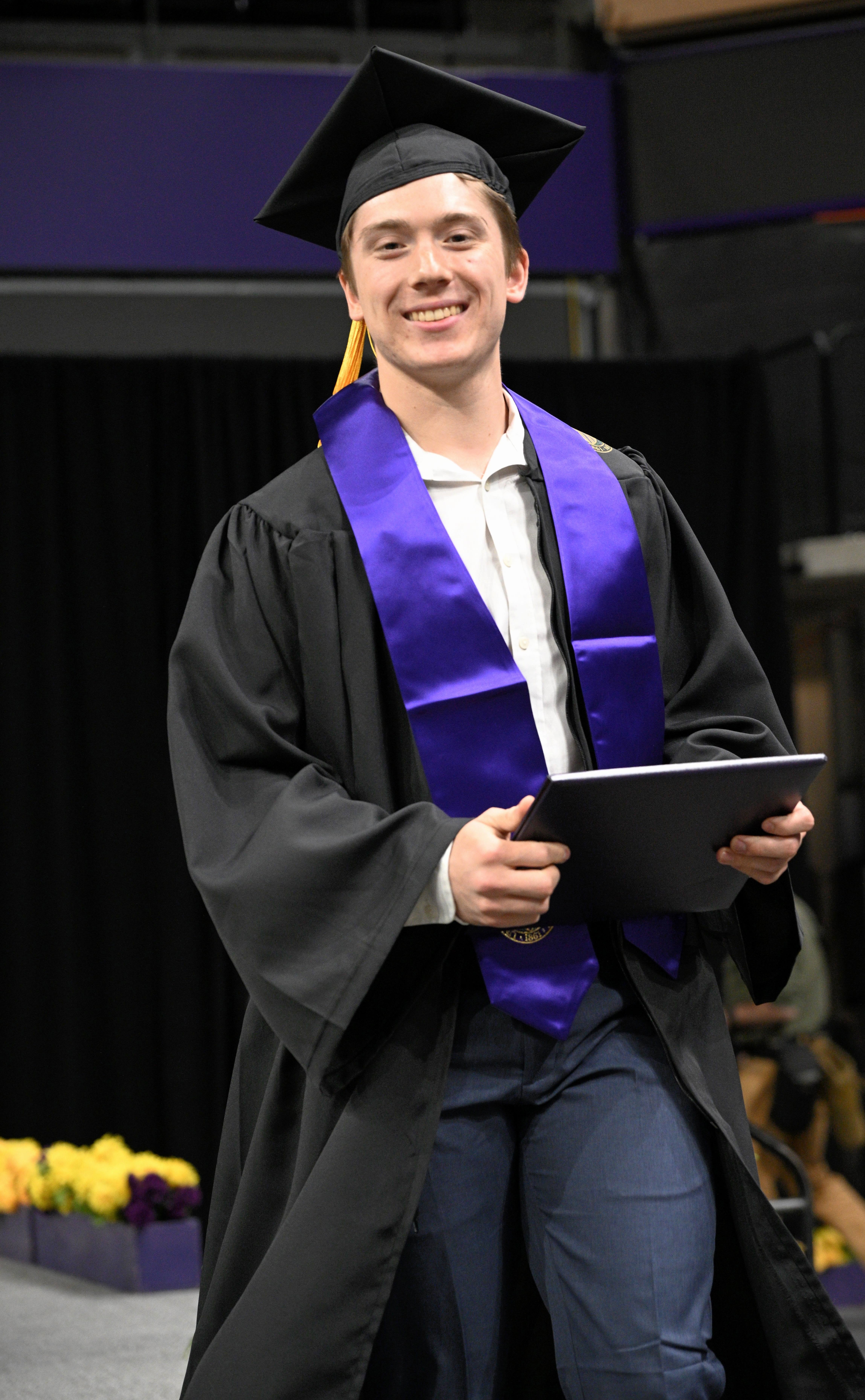 2025 UWB Gradutation